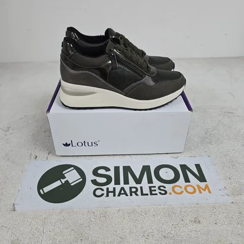 BOXED PAIR OF LOTUS PLUTO TRAINERS IN KHAKI - EU 38