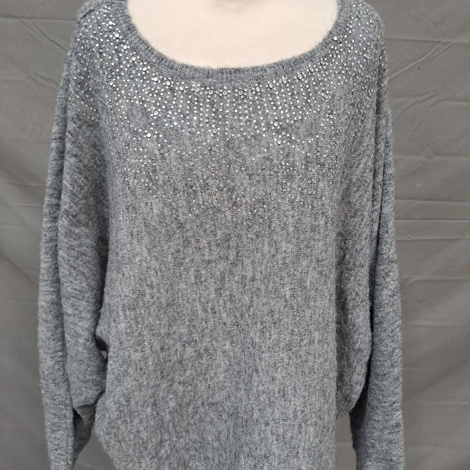 MONSOON JUMPER IN GREY W. JEWEL EFFECT SIZE 2XL