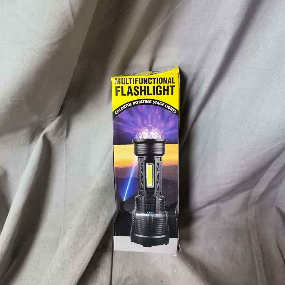 BOX OF APPROXIMATELY 7 ASSORTED ITEMS TO INCLUDE: BLACK DOORMAT AND MULTI FUNCTIONAL FLASHLIGHT