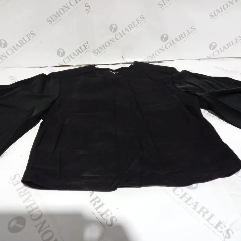 BOX OF 10 CLOTHING ITEMS TO INCLUDE CROP TOP, JEANS, TOPS ETC