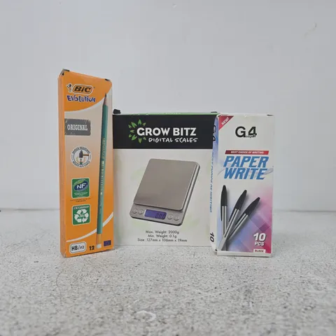 APPROXIMATELY 10 ASSORTED HOUSEHOLD ITEMS TO INCLUDE DIGITAL SCALE, ETC