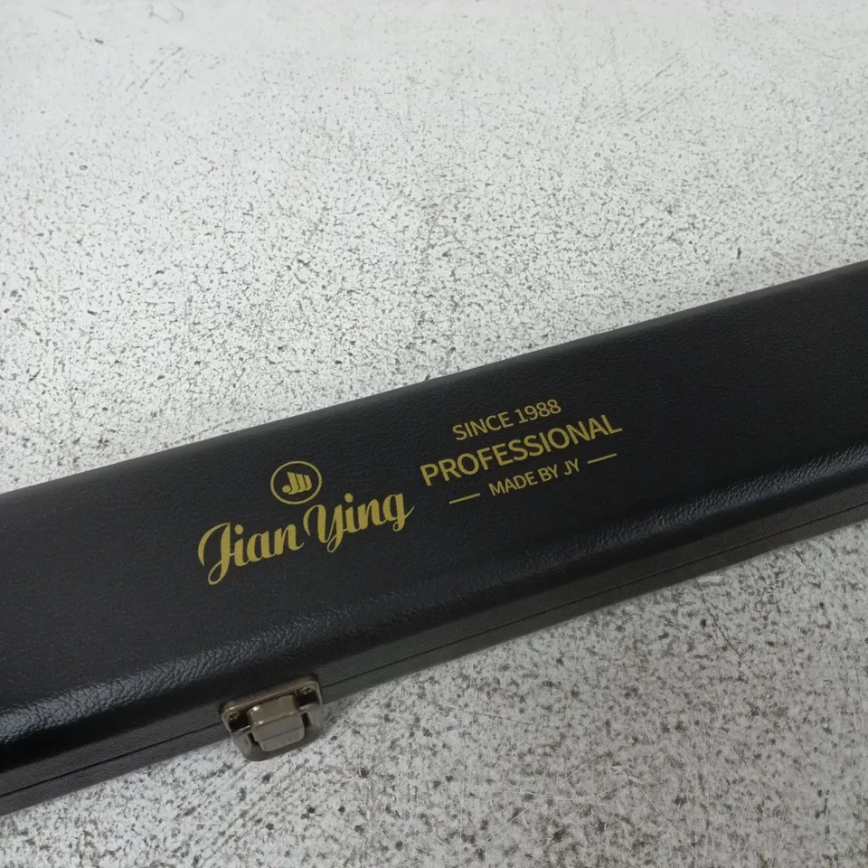 KangLong Hand Made Billiards Cue in Case with Chalk