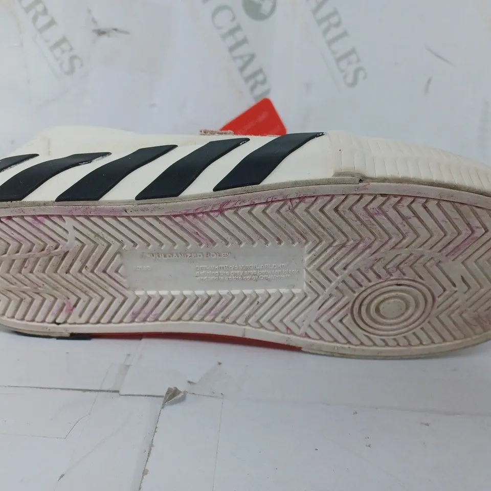 PAIR OF OFF WHITE VIRGIL ABLOH SHOES IN WHITE - "38"
