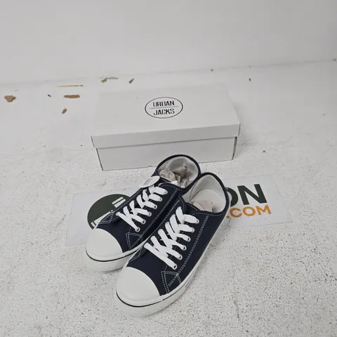 URBAN JACKS BALTIMORE NAVY SNEAKERS – UK SIZE 6