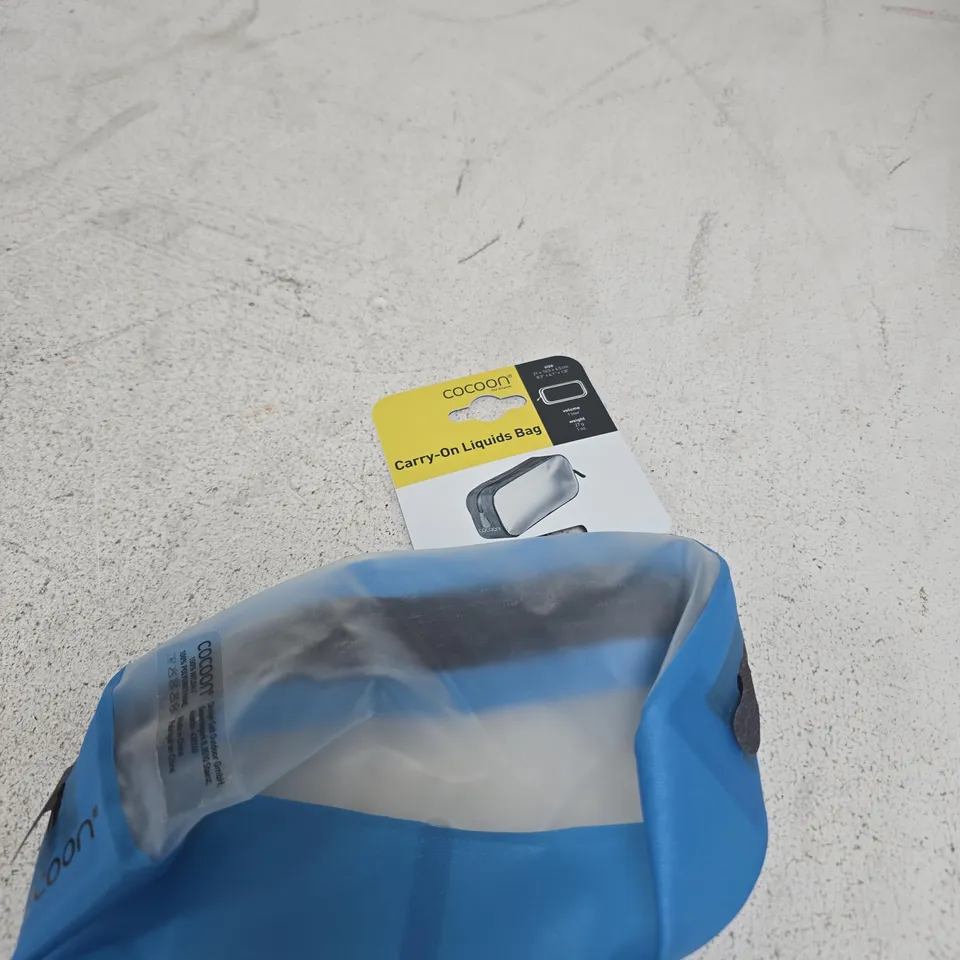 BOX OF APPROXIMATELY 10 ASSORTED HOUSEHOLD ITEMS INCLUDING ALOKSAK WATERPROOF BAG AND COCOON CARRY ON LIQUIDS BAG