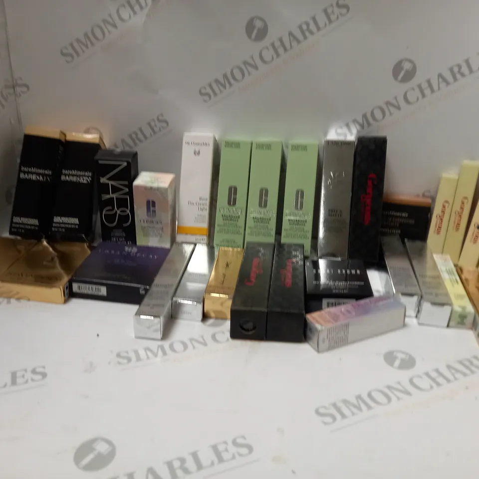 LOT OF APPROX 30 TO INCLUDE CLINIQUE BLACKHEAD SOLUTIONS , BAREMINERALS BARESKIN , ETC