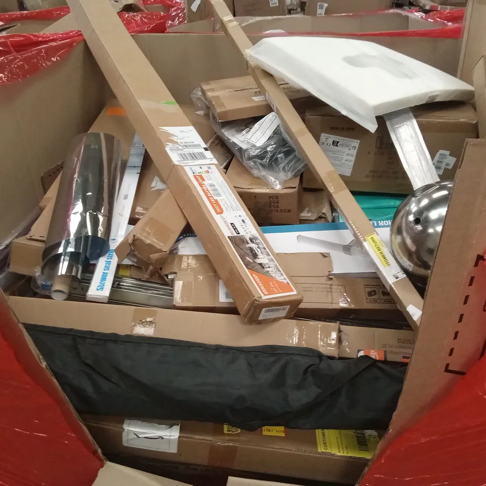 PALLET OF ASSORTED HOUSEHOLD GOODS AND PRODUCTS TO INCLUDE; TRAMPOLINE, SOLAR BATTERY CHARGER, STAIR TREAD GAUGE ETC