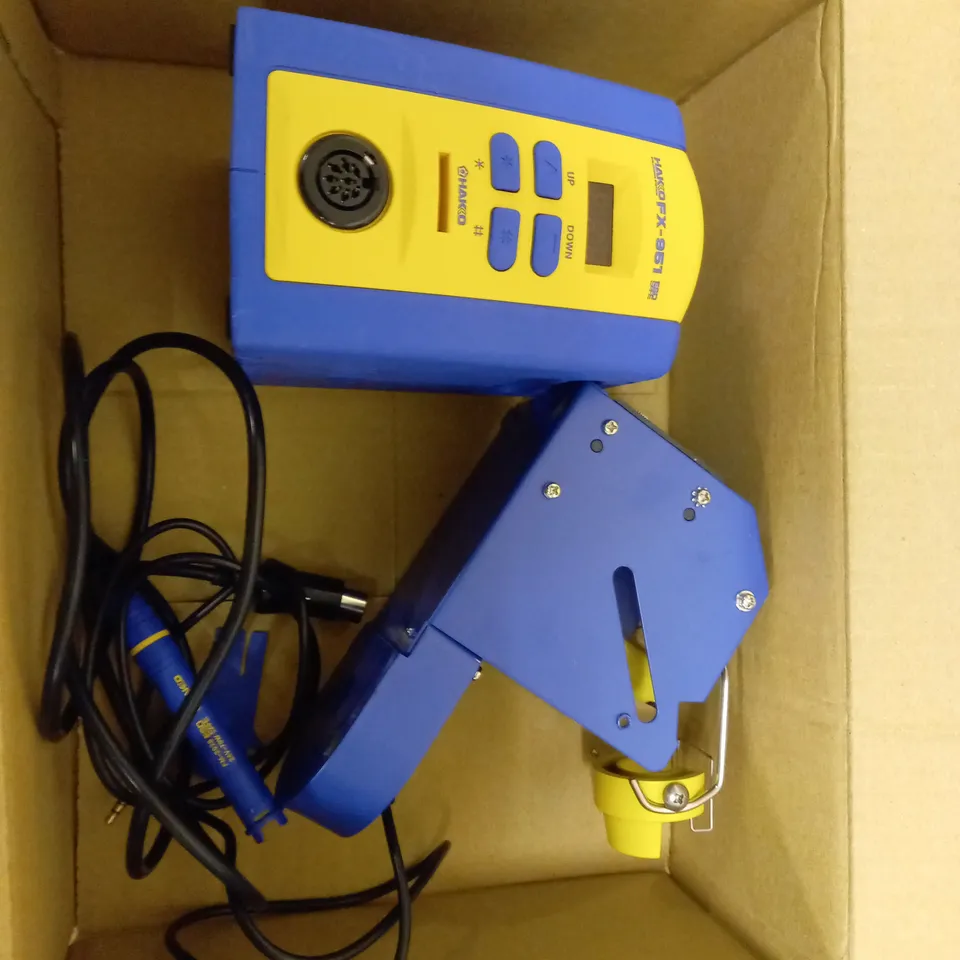 HAKKO FX951-64 SET1 STATION, SOLDERING IRON & TIP SET 75W AC 24V 200 TO 450ºC