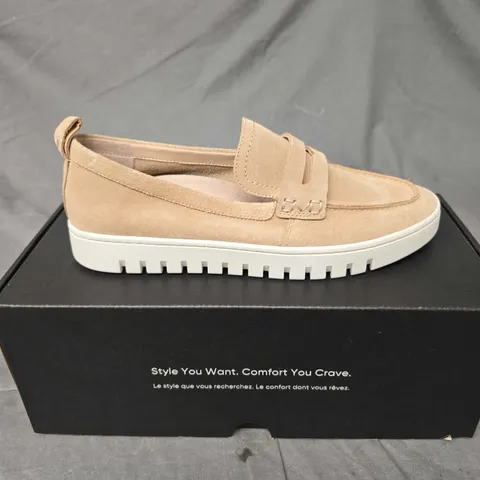 BOXED PAIR OF VIONIC UPTOWN SANDALS - 7