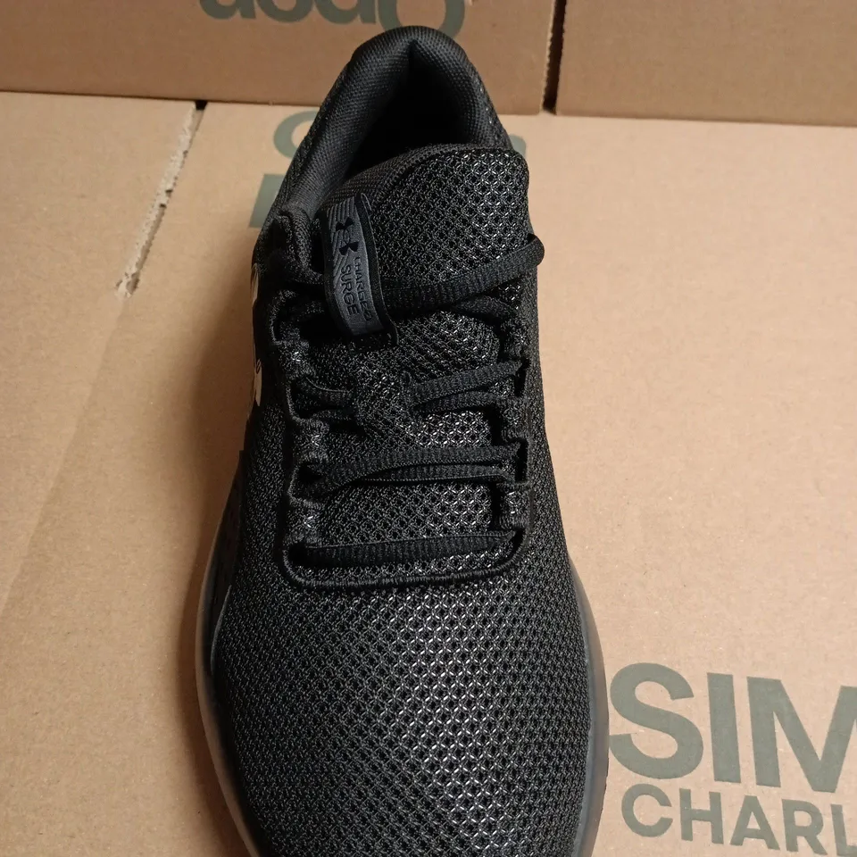 UNDER ARMOUR BLACK MESH RUNNING SHOES - UK SIZE 7.5