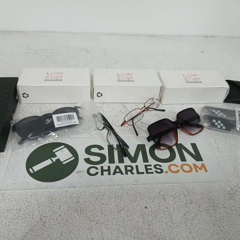 LARGE QUANTITY OF ASSORTED GLASSES AND ACCESSORIES
