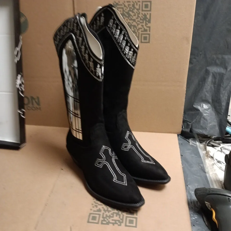 KOI WOMEN'S BLACK SUEDE WESTERN BOOTS – KNEE-HIGH WITH WHITE EMBROIDERY UK SIZE 5