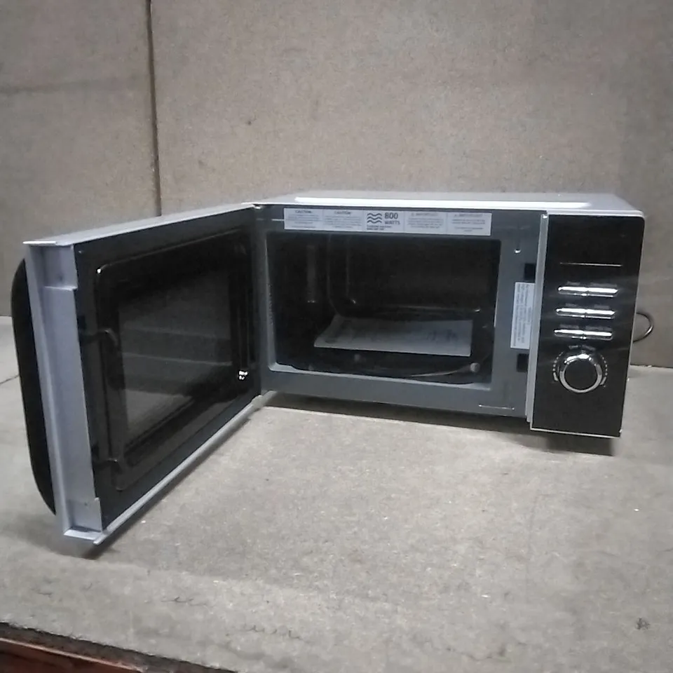 Boxed Russell digital microwave RHM2076S