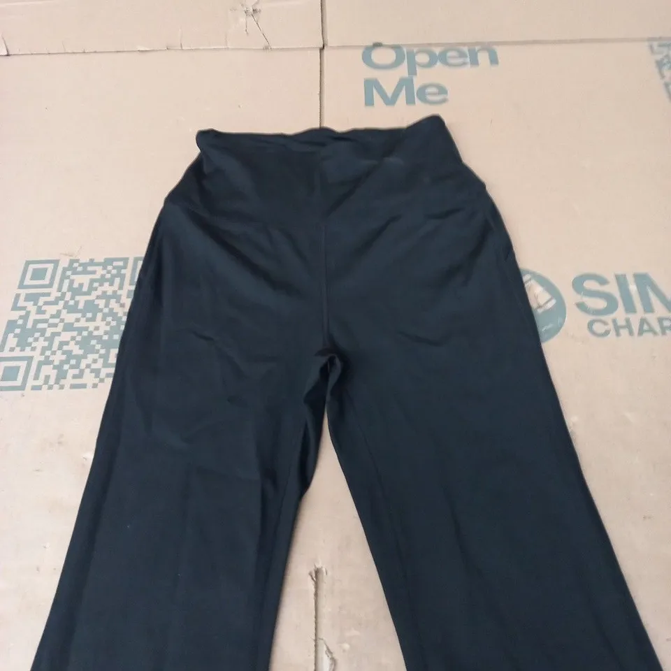 LULULEMON WOMEN'S BLACK LEGGINGS – UK SIZE 6