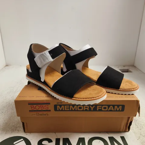 SKECHERS BOBS MEMORY FOAM SANDALS – BLACK & TAN UK 6