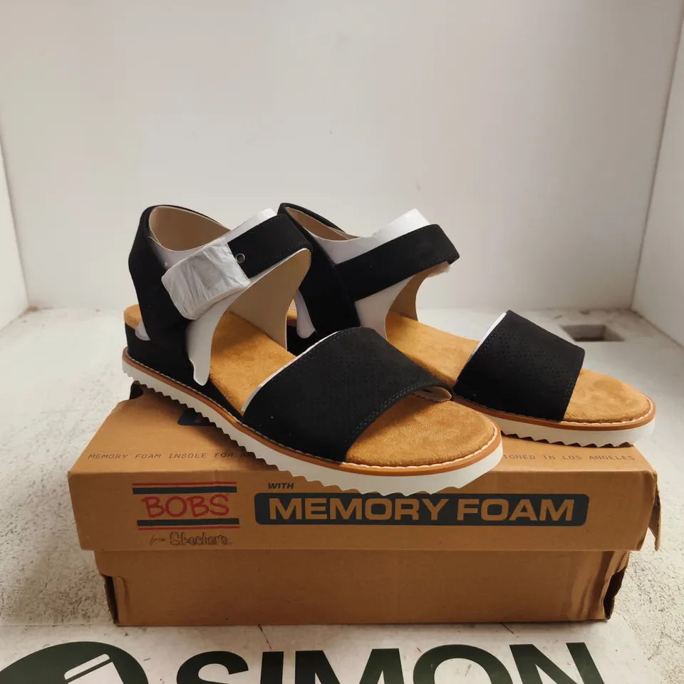 SKECHERS BOBS MEMORY FOAM SANDALS – BLACK & TAN UK 6