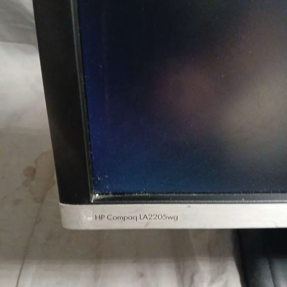 HP COMPAQ LA2205WG 22-INCH LCD MONITOR WITH STAND (BLACK)