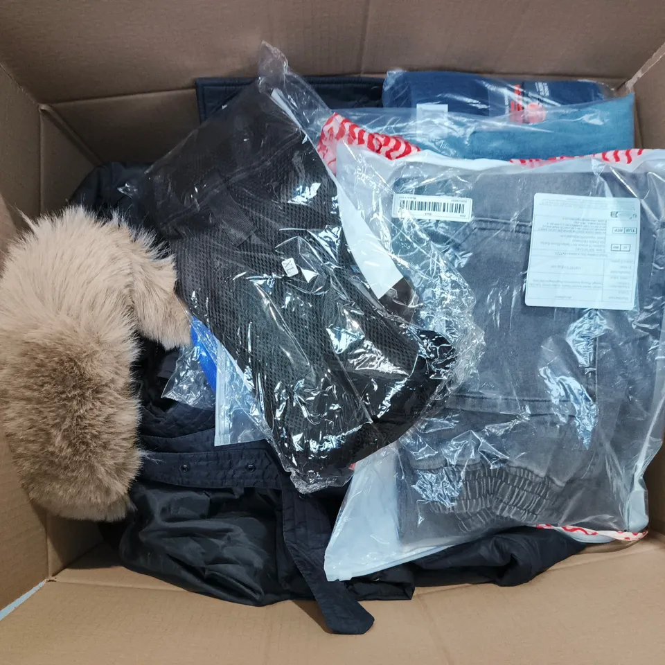 APPROXIMATELY 25 ASSORTED CLOTHING ITEMS IN VARIOUS SIZES, STYLES & COLOURS TO INCLUDE BRANDS SUCH AS NOBELIUM, A.I COUTURE, TENDENZE, ETC - COLLECTION ONLY