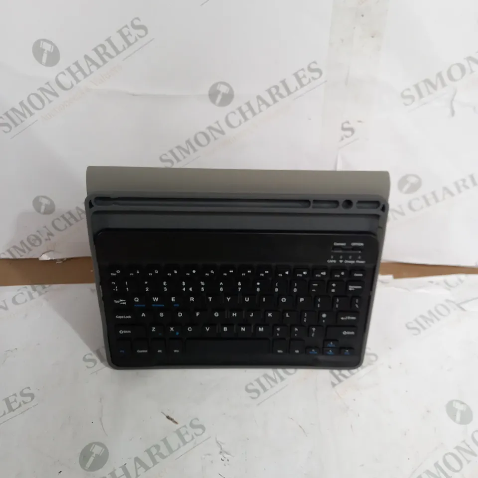 DESIGNER KEYBOARD TABLET CASE IN GREEN 