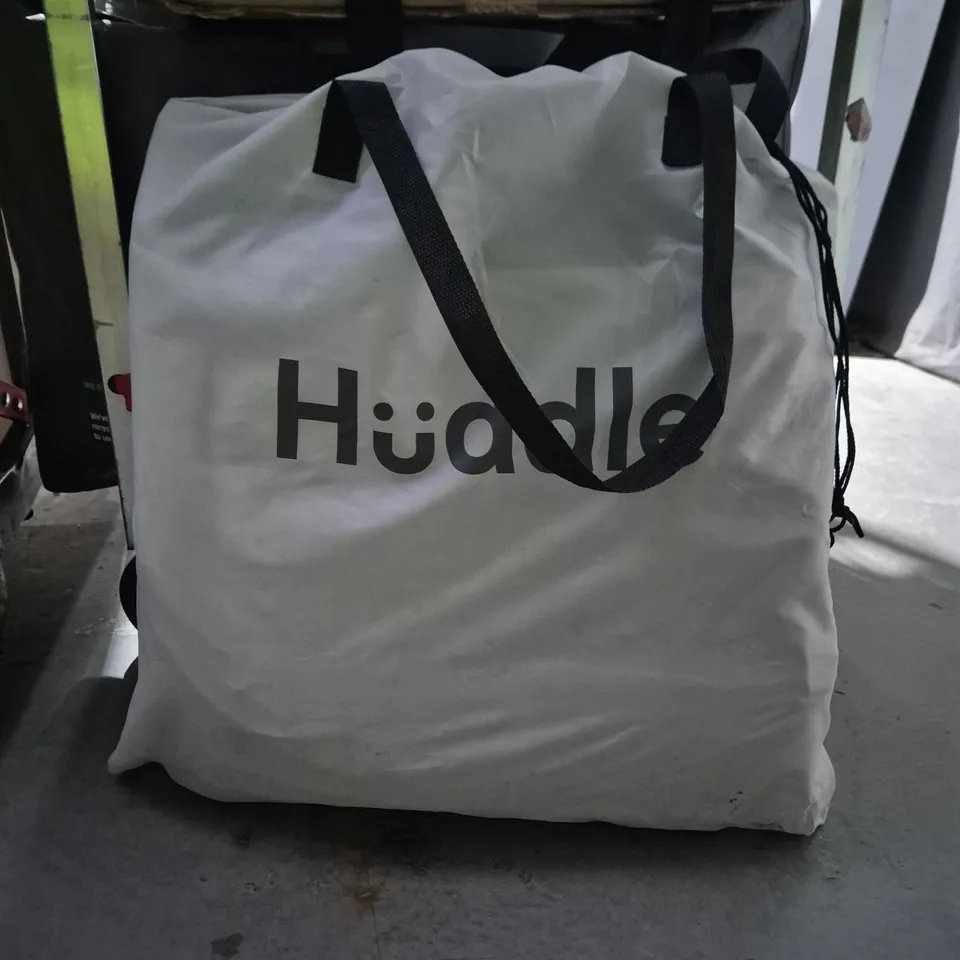 HUDDLE LIVING INFLATABLE BED