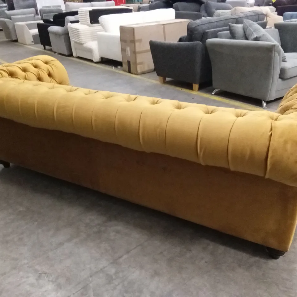 QUALITY DESIGNER 4 SEATER VELVET CHESTERFIELD SOFA - HONEY
