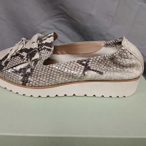 CALPIERRE PYTHON-PRINT LOAFERS – WOMEN'S DESIGNER SHOES, UK 7 (EU 41)