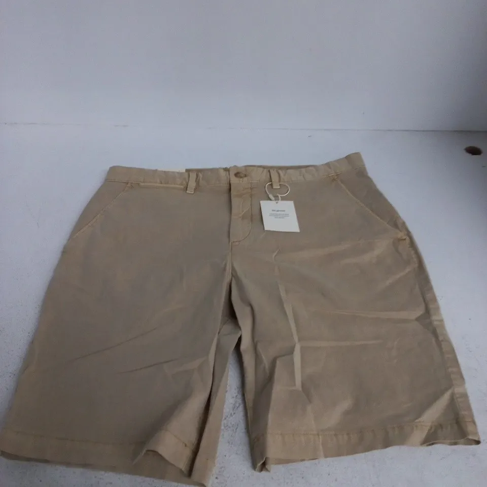 GANT REGULAR FIT CHINO SHORTS – BEIGE, UK 36 (W36)