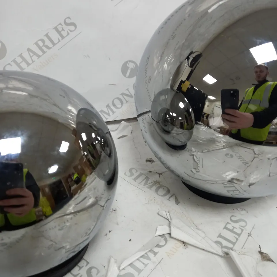 BOXED KELLY HOPPEN SET OF 2 INDOOR OUTDOOR PRELIT GLASS DECOR, REFLECTIVE ORBS