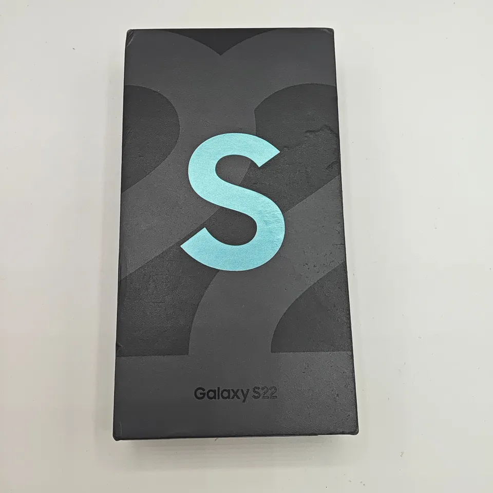 BOXED SAMSUNG GALAXY S22 8GB RAM 128GB ROM IN GREEN - SM-S901B