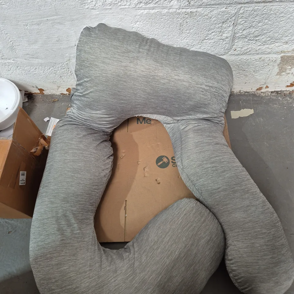 CHILLING HOME GREY U-SHAPED BODY PILLOW