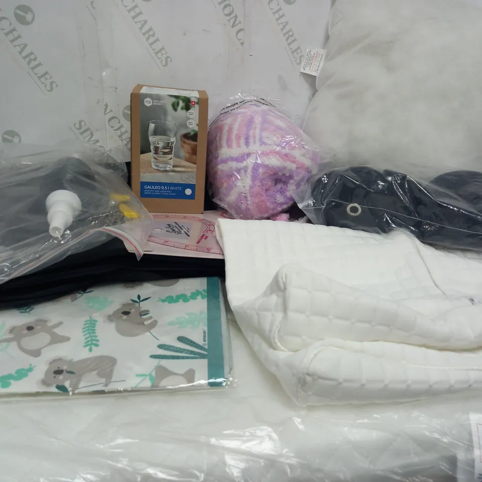 BOX OF APROXIMATELY 12 ASSORTED HOUSEHOLD ITEMS TO INCLUDE KOALA PAPER TABLE COVER, CUSHION FILLING, NATURE'S DESIGN TUMBLER ETC.
