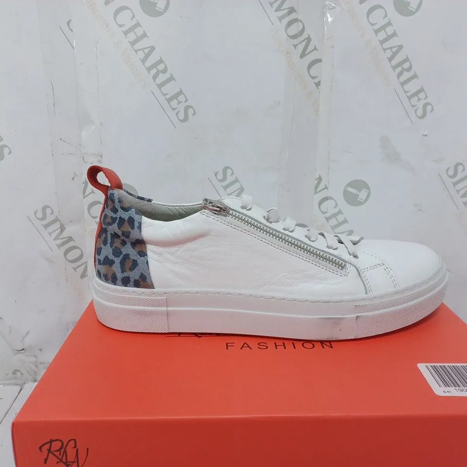 BOXED PAIR OF RUTH LANGSFORD TRAINERS IN WHITE/BLUE SIZE 8 
