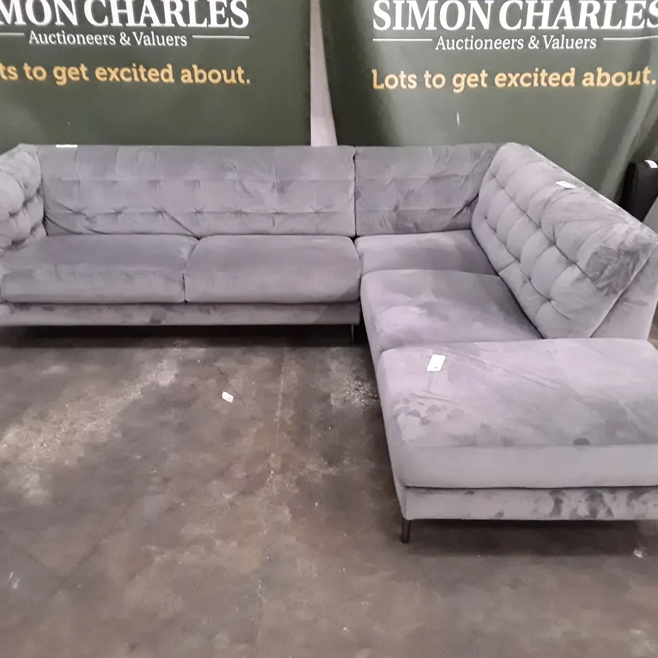 DESIGNER CORNER SOFA WITH RHF CHAISE - GREY FABRIC