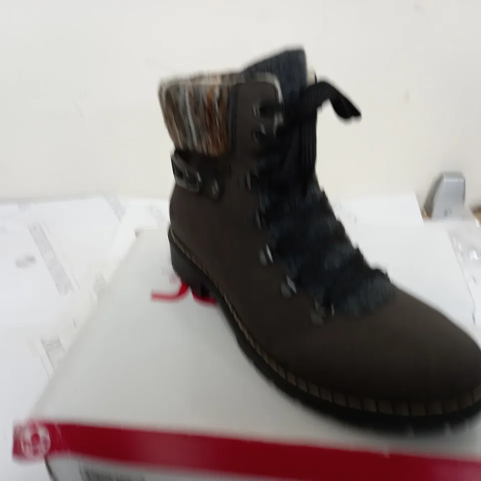 RIEKER MULTI CUFF HIKING BOOTS - SIZE 40