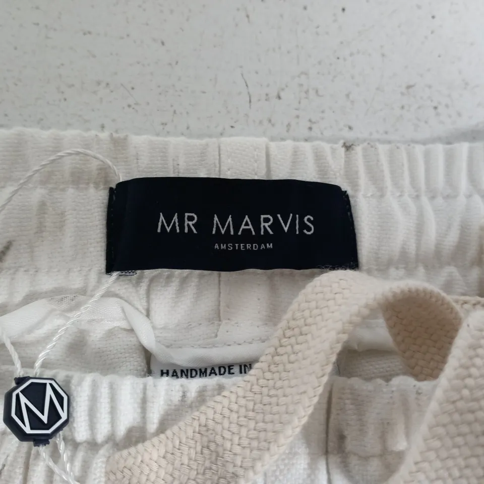 MR MARVIS THE SHORT WEEKENDERS IN WIMBLEDONS WHITE - W32
