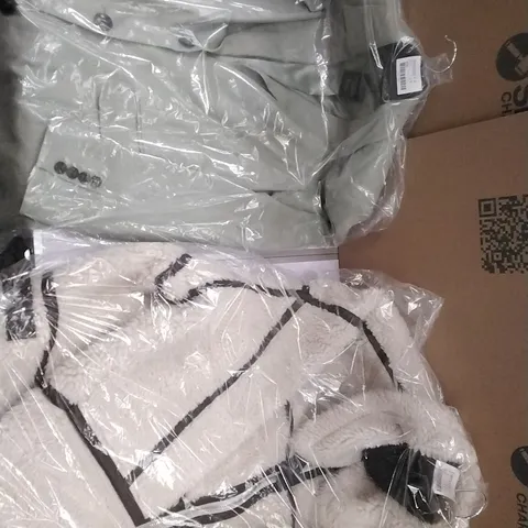A PALLET CONTAINING APPROXIMATELY 100 BRAND NEW DESIGNER WOMEN'S CLOTHES WHICH INCLUDE;SIMPLE BE JACKETS, BLAZERS ETC