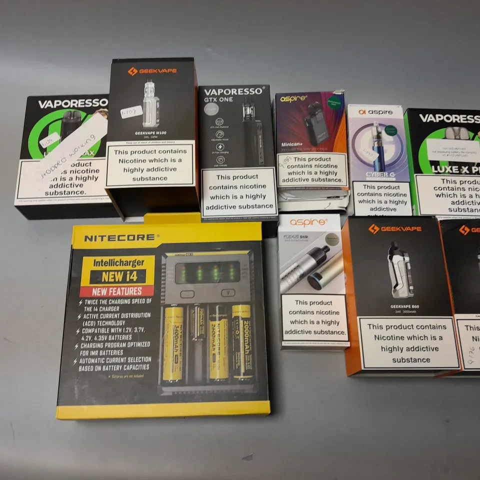 APPROXIMATELY 10 ASSORTED E-CIGS & VAPES TO INCLUDE GEKVAPE H45, VAPORESSO LUXE PRO, ASPIRE CYBER G, ETC