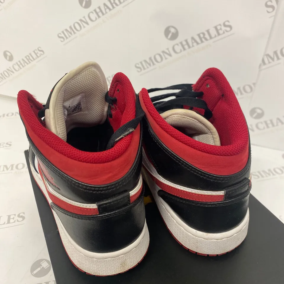 BOXED PAIR OF AIR JORDAN 1 MID TRAINERS SIZE 5.5