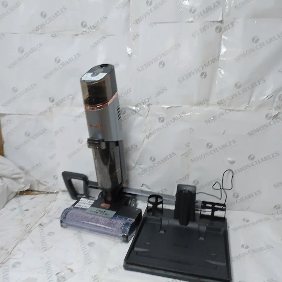 BOXED SHARK CORDLESS HYDROVAC 3-IN-1 HARD FLOOR CLEANING SYSTEM WD210UK