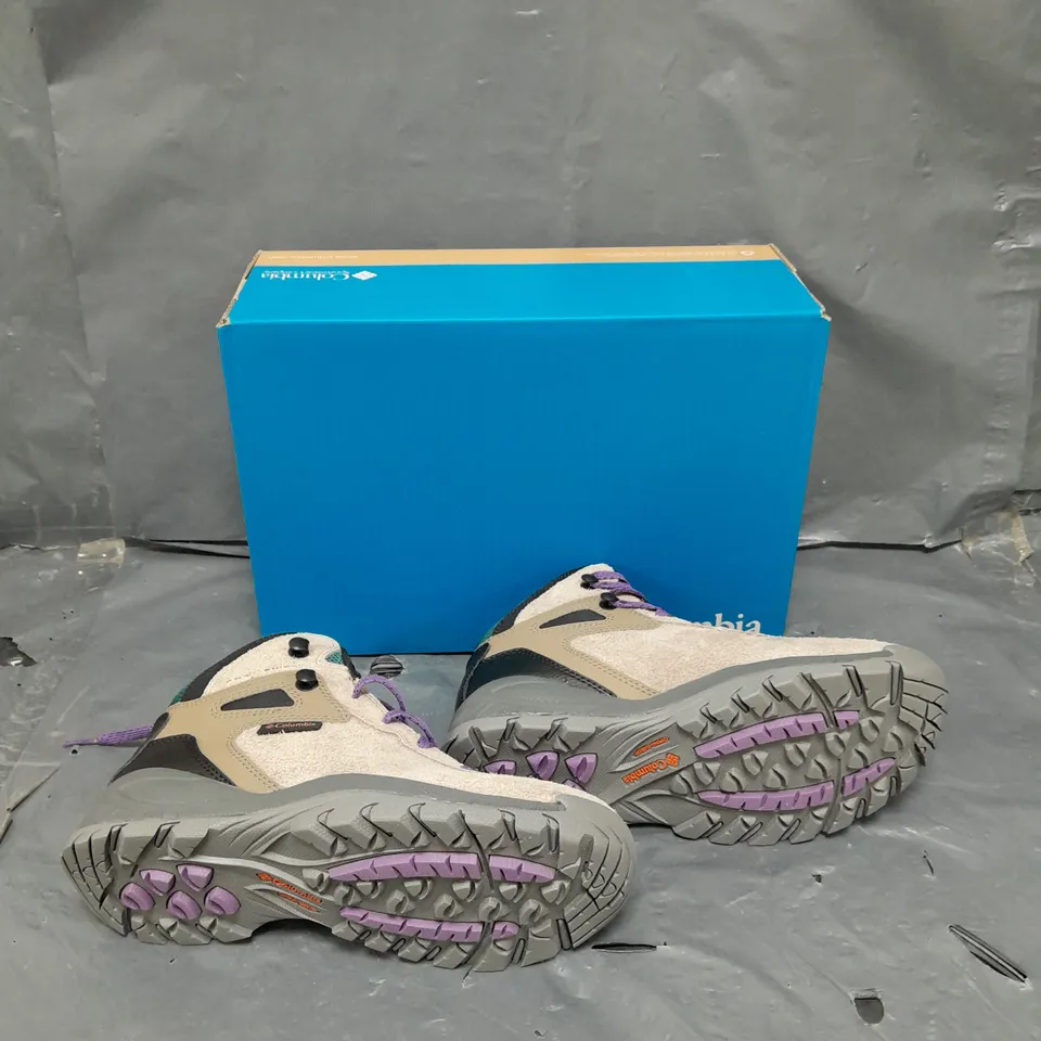 BOXED PAIR OF COLUMBIA NEWTON RIDGE BC WOMENS UK 5 