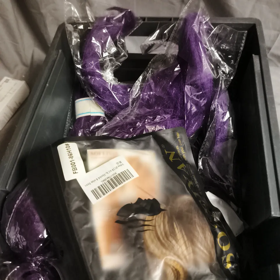 APPROXIMATELY 8 ASSORTED HEALTH & BEAUTY PRODUCTS INCLUDING AQUA ORANGE GROVE , BAYLIS & HARDING OIL