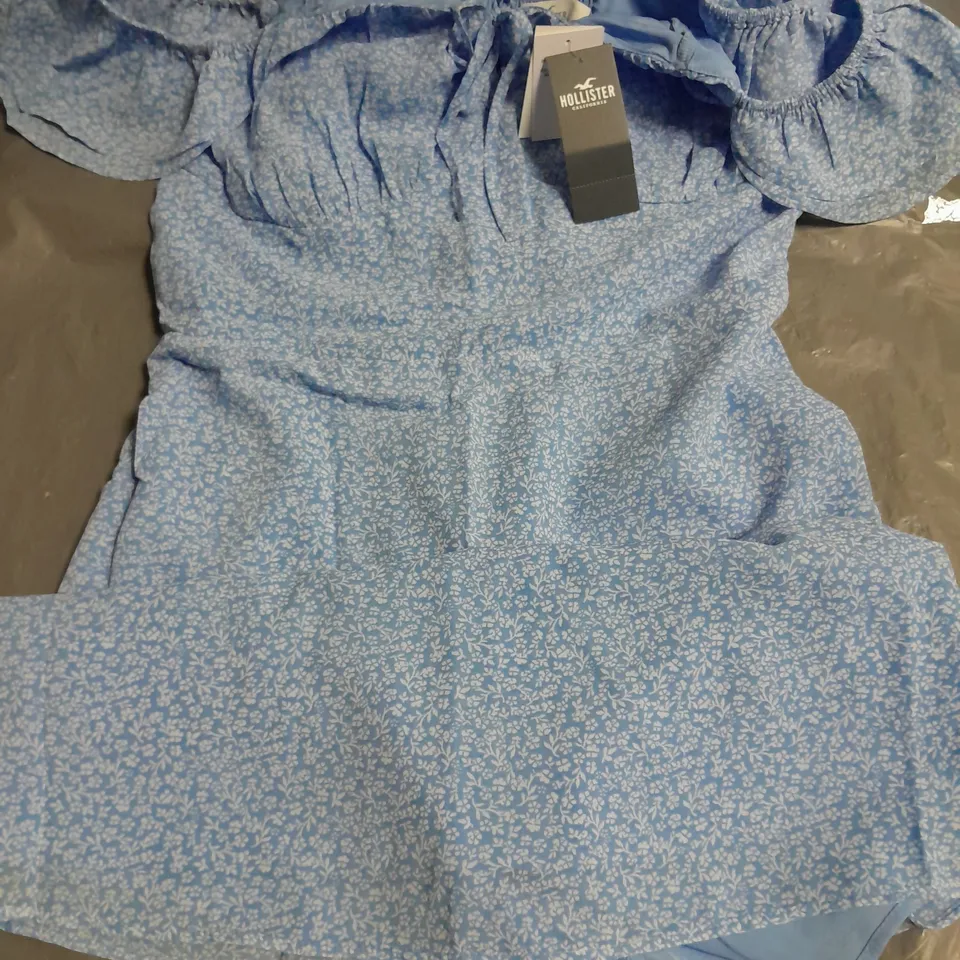 HOLLISTER BLUE FLORAL DRESS - MEDIUM