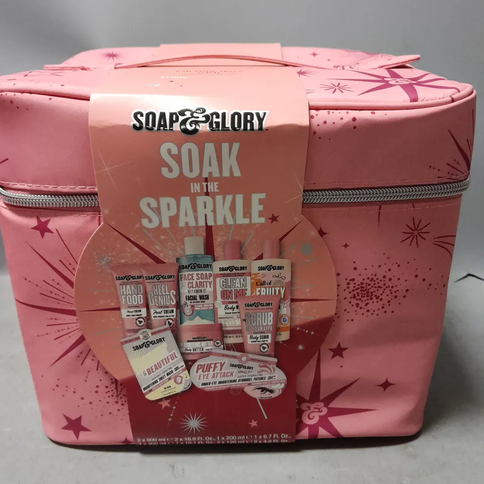 SOAP & GLORY SOAK IN THE SPARKLE GIFT SET