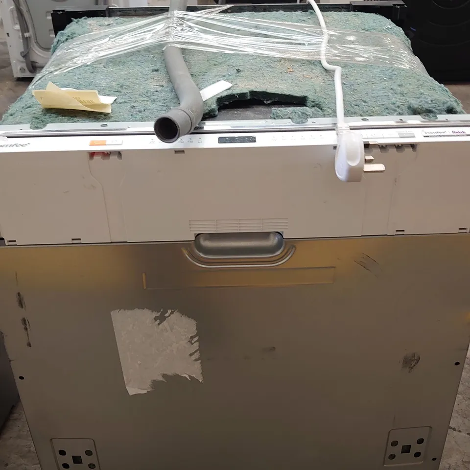 COMFEE FULLY INTEGRATED DISHWASHER 