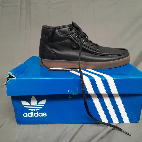 BOXED PAIR OF ADIDAS TRX 85 UK 6