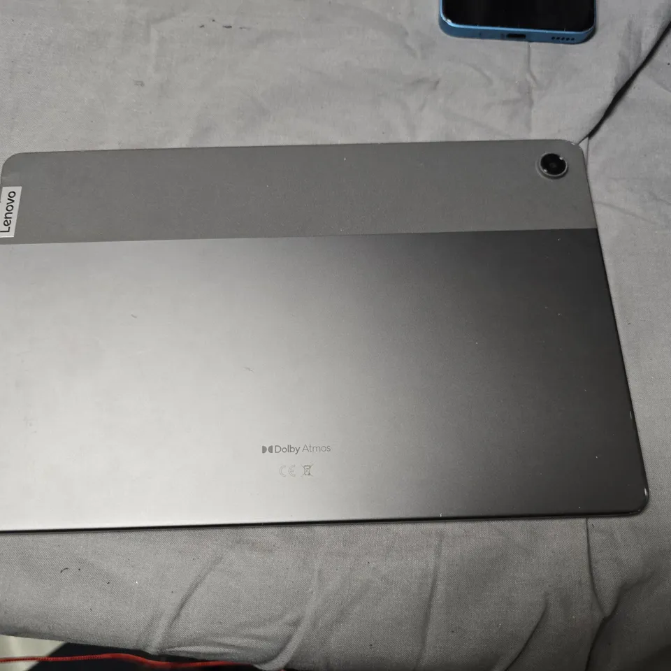 LENOVO TABLET – TWO-TONE METAL BACK, DOLBY ATMOS BRANDING
