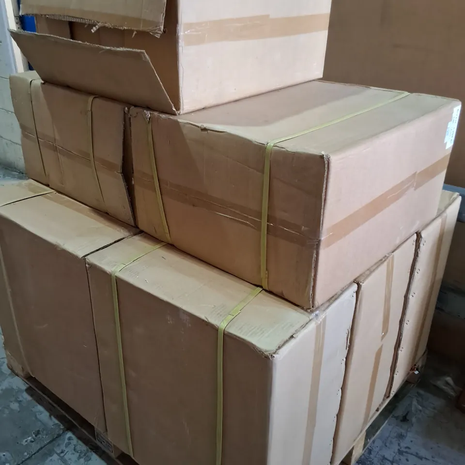 PALLET CONTAINING APPROXIMATELY 90 BOXED EMCOLITE 42W IP65 LAMPS - EML 142 PLC