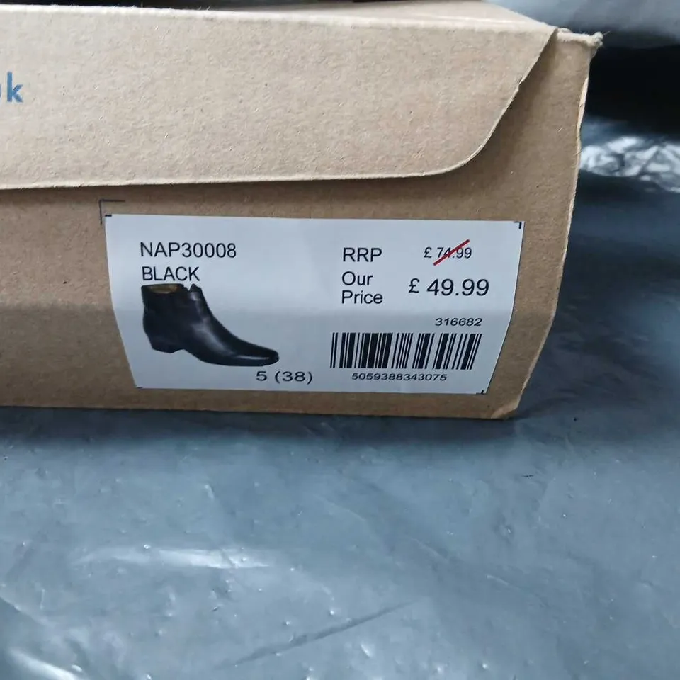 PAVERS BLACK ANKLE BOOTS – UK 5 (EU 38)