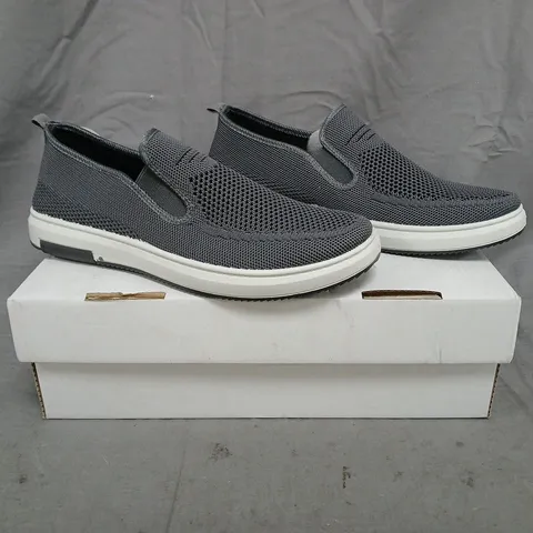 BOXED PAIR OF URBAN JACKS SLIP-ON SHOES IN GREY SIZE 10