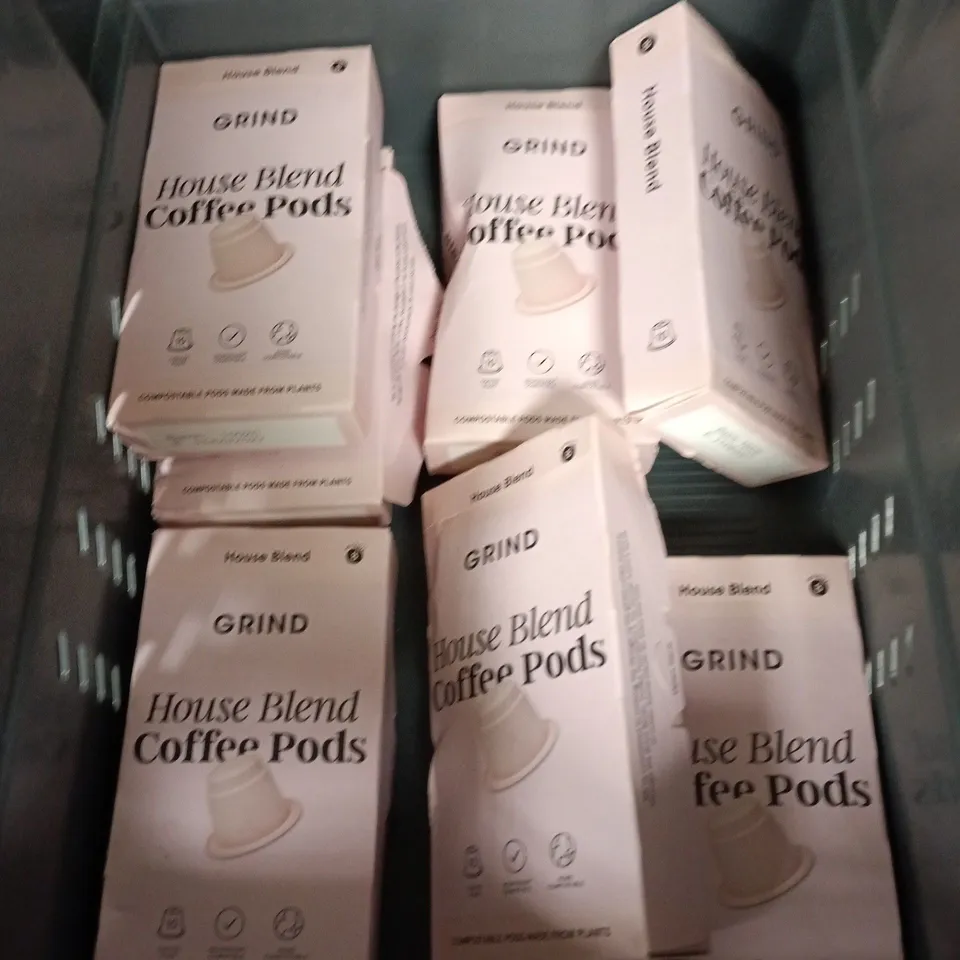 APPROXIMATELY 9 PACKS OF GRIND HOUSE BLEND COFFEE PODS AND A BAG OF CHRISTMAS BLEND GROUND COFFEE